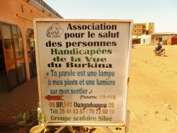 La pancarte du si�ge de l'Association (Custom)